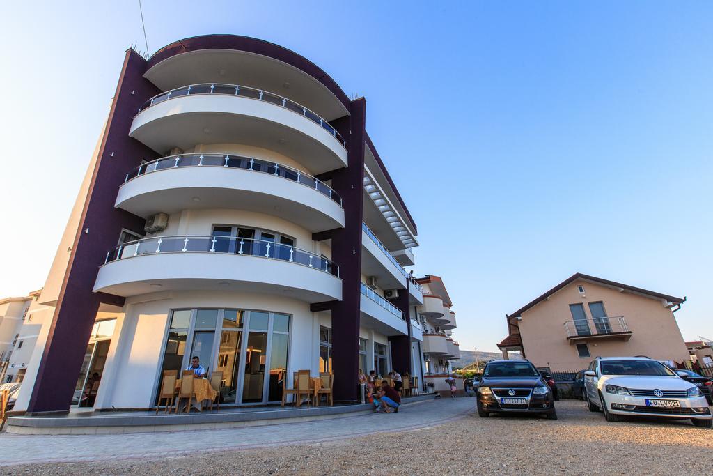 Hotel Edita Ulcinj Exterior photo