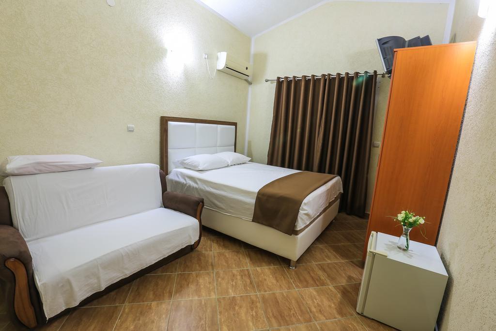 Hotel Edita Ulcinj Exterior photo